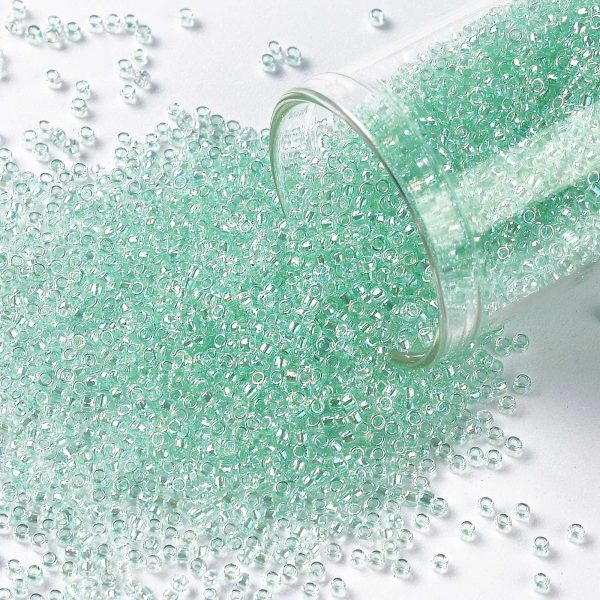 SEED TR15 0172D TOHO #172D 15/0 Dyed Pastel Green Transparent Rainbow Round Seed Beads, 10g/bag